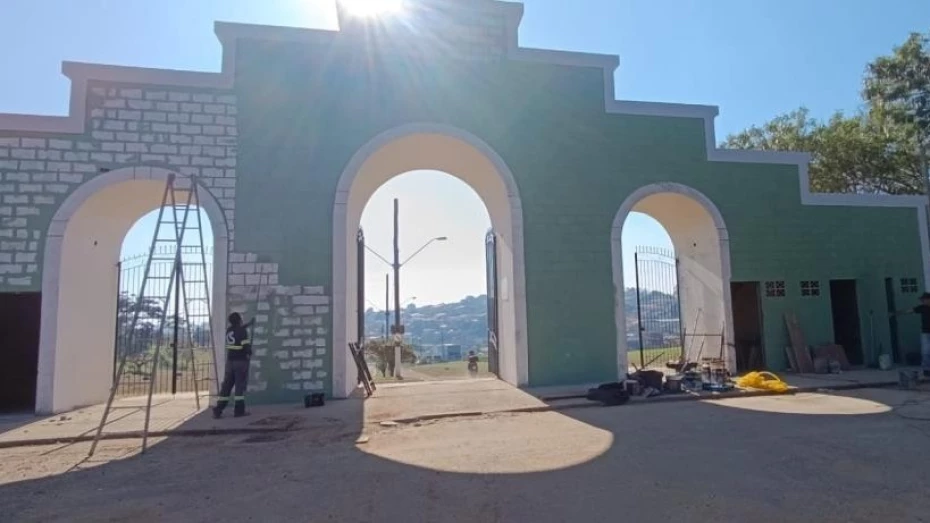 Prefeitura avança com reforma dos portais de acesso do Parque Vale do Itaim em Taubaté