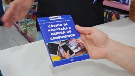 Procon Taubaté orienta comerciantes sobre venda de exemplares impressos do Código de Defesa do Consumidor