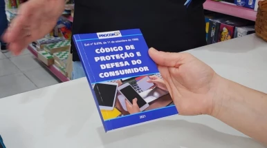 Procon Taubaté orienta comerciantes sobre venda de exemplares impressos do Código de Defesa do Consumidor