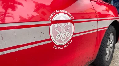 Incêndio em imóvel abandonado mobiliza bombeiros em Taubaté
