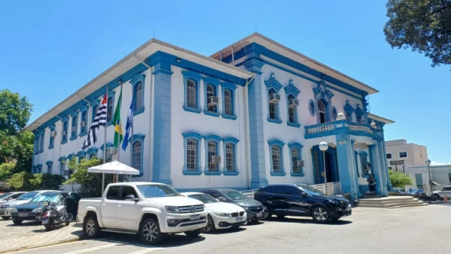 Padrasto acusado de matar enteado de 2 anos é julgado pelo Tribunal do Júri em Taubaté