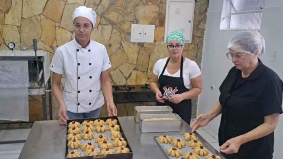Escola do Trabalho inaugura sala de panificação e estreia curso de Receitas Fitness Artesanais