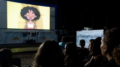 Praça Coronel Vitoriano exibe cinema ao ar livre grátis nesta quinta-feira (27)