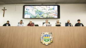 Taubaté: Taubaté estuda regulamentar caçambeiros e descarte de resíduos