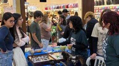 Estudantes levam projetos para celebrar o Dia do Biólogo no Taubaté Shopping