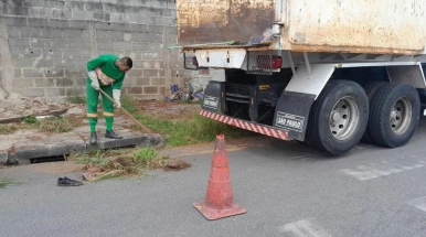 Taubaté limpa mais de 1,6 mil bocas de lobo e retira quase 7 toneladas de lixo em agosto