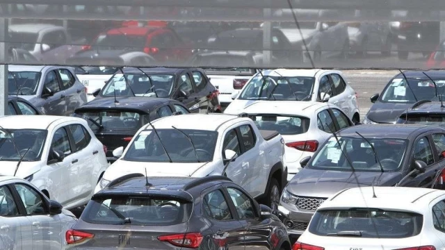Taubaté bate recorde de emplacamento de veículos em agosto