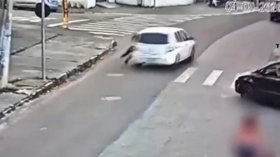 Passageira é arrastada durante corrida entre Taubaté e Tremembé