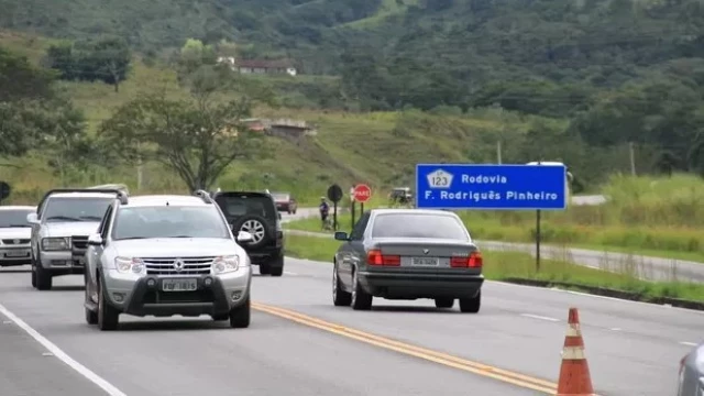 Rodovias que atendem Taubaté têm previsão de movimento intenso no retorno do feriado nesta segunda-feira (7)
