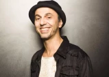 Zeca Baleiro fará show gratuito no Sesc Taubaté em setembro