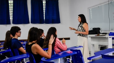 UNITAU tem 23 vagas para professores e inscrições terminam nesta sexta-feira (11)