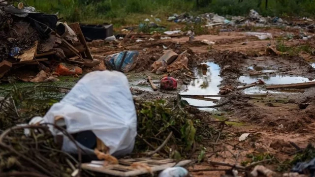 Câmeras de moradores e comércios poderão ajudar a multar quem descarta lixo irregularmente em Taubaté