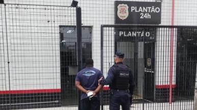 Guarda Civil de Taubaté prende foragido da Justiça após alerta do Centro de Gestão Integrada