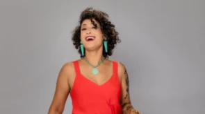 Taubaté: Sesc Taubaté recebe Lia de Oliveira com o show “Tríade”
