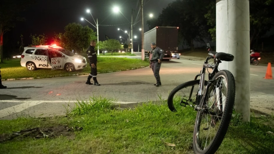 Criança de 11 anos morre após ser atropelada por caminhão enquanto andava de bicicleta em Taubaté