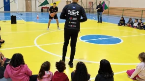 Taubaté: Caravana Esportiva leva basquete para 70 alunos do ensino integral em Taubaté