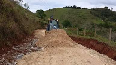 Prefeitura conclui manutenção na estrada da Pedra Grande, em Taubaté