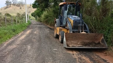 Prefeitura realiza manutenção em estradas rurais de Taubaté