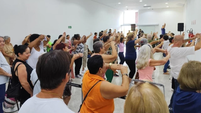 Taubaté Shopping reúne público 50+ em Aulão Flashback e segue com ações de saúde e cultura nos últimos dias de Silver Week