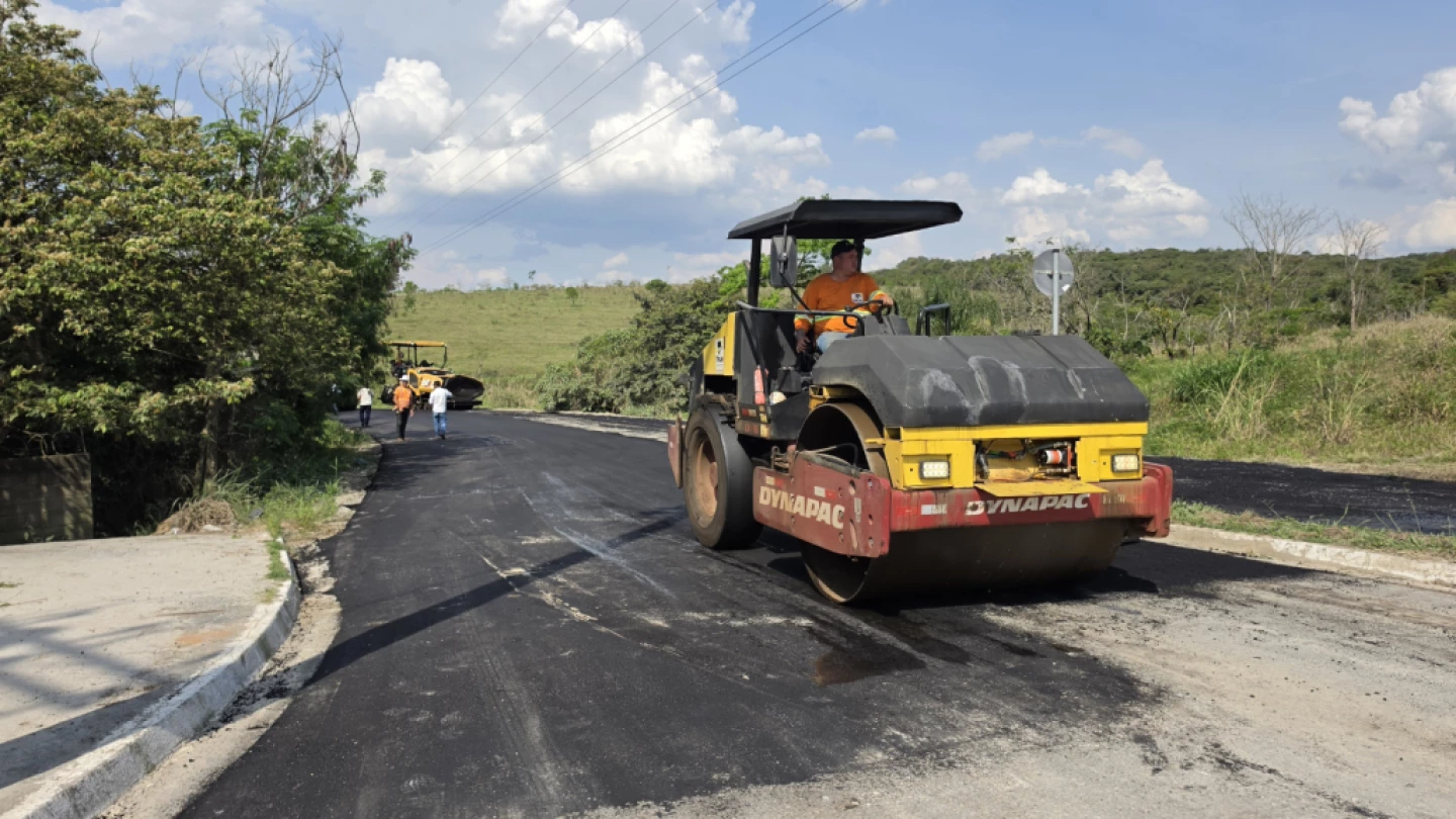Avenida José Belmiro dos Santos recebe pavimentação em Taubaté