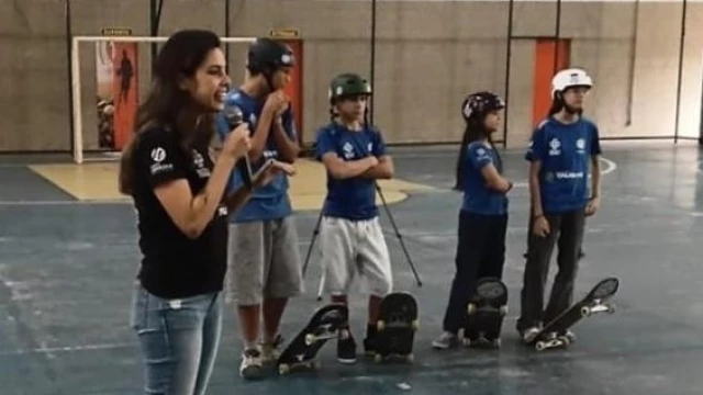 Caravana Esportiva leva experiência prática de skate para 100 estudantes do Parque Planalto