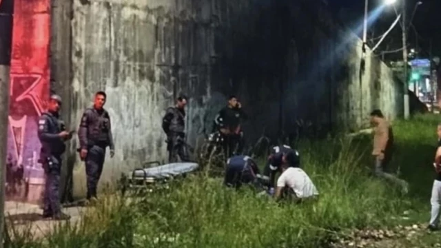 Motociclista cai de viaduto e fica ferido em Taubaté