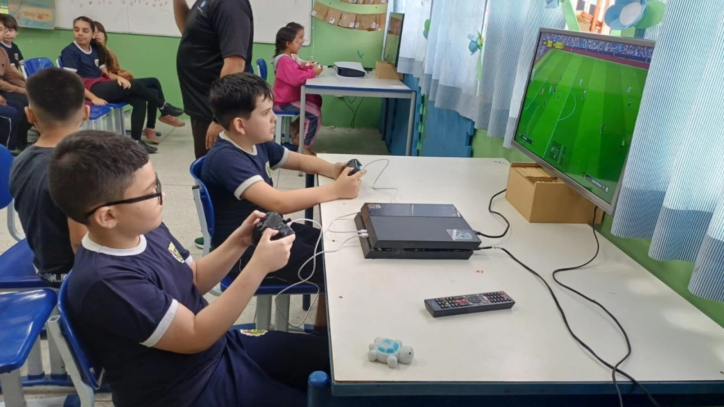 Caravana Esportiva leva jogos eletrônicos a 210 alunos de escola municipal em Taubaté