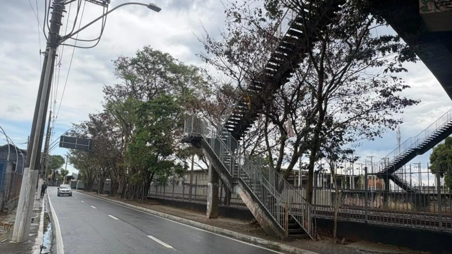 Rua Joaquim Távora tem interdição parcial para demolição de escadaria em Taubaté