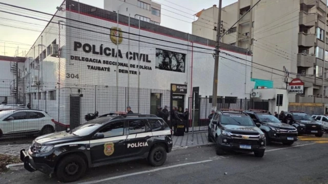 Homem é morto a tiros e facadas em Taubaté
