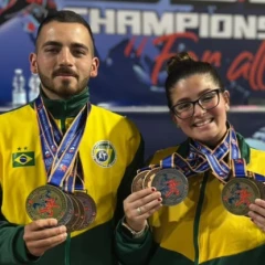 Taubaté: Irmãos e alunos UNITAU conquistam 11 medalhas no Mundial de Karatê