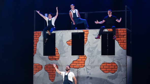 Espetáculo Teatral - Construtores