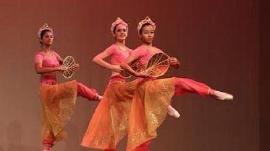Expetáculo de dança - La Bayedere