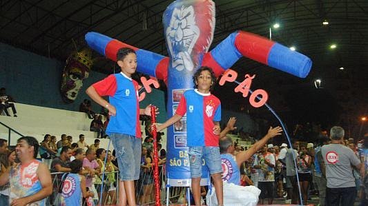 Desfile - Bloco Bicho Papão