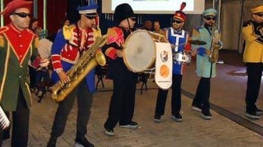 Banda Paralela