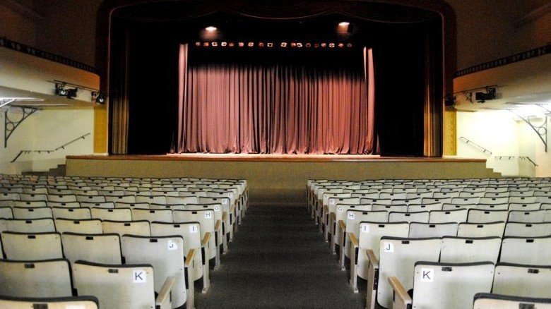 Stand Up "Nói que é Pobre" - Teatro Metrópole