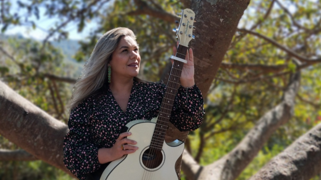 Sheila Alvez apresenta Toadas, Guarânias e Clássicos Sertanejos no SESI Taubaté