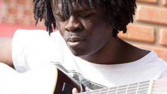 Música: Yannick Delass