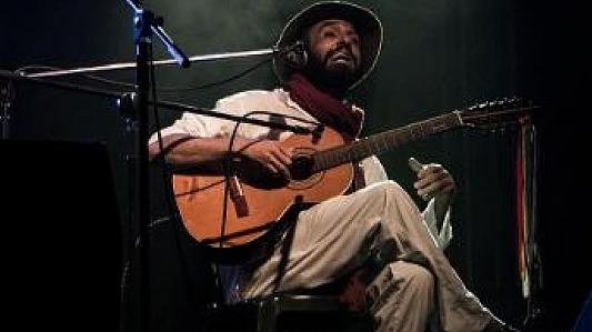 Música: Moreno Overá - Tá Caindo Fulô