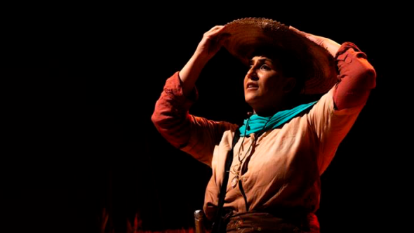 Espetáculo Teatral Joana das Mulheres que Habitam em Mim