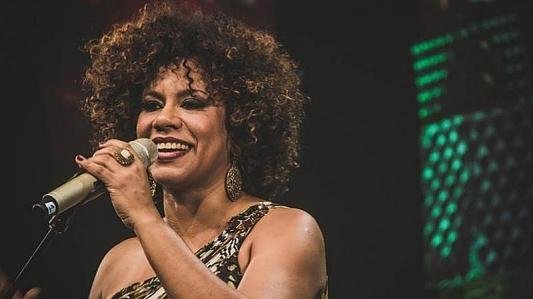 Ana Costa e Mania do Samba