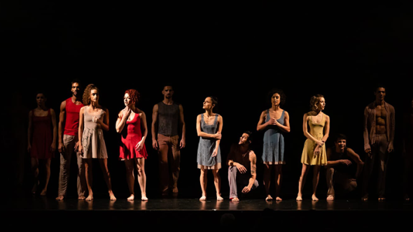 Espetáculo de Dança Raça por elas