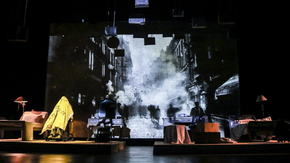 Espetáculo Teatral O Vazio na Mala