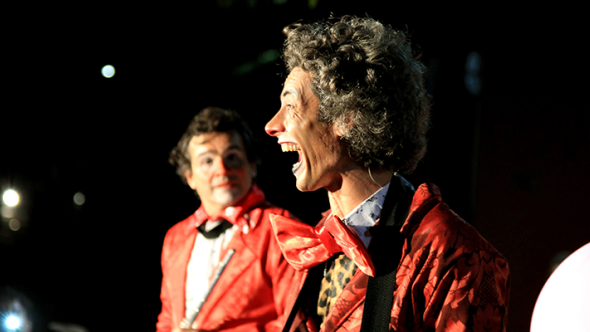 Espetáculo Teatral Palhaços Quase Musicos
