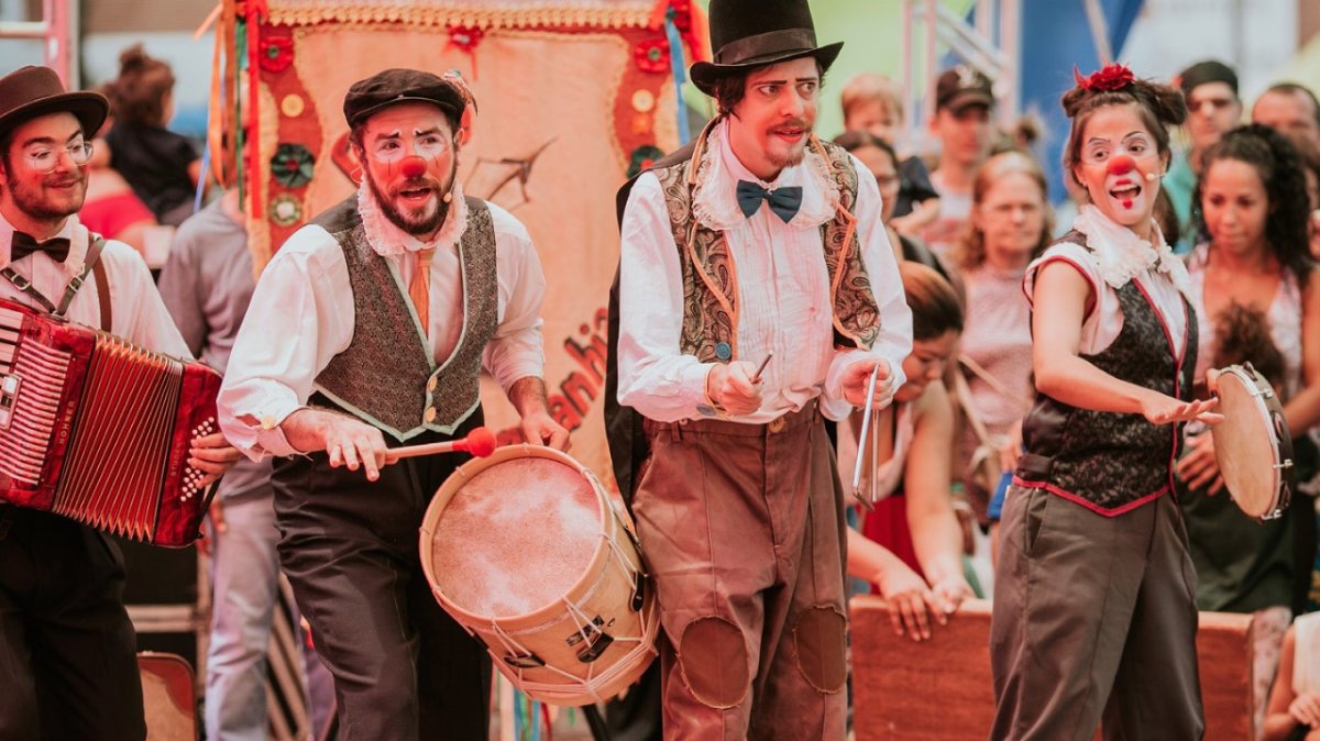 Teatro Infantil Truques e Trambiques - Sesc Taubaté