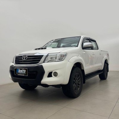 Taubaté: TOYOTA HILUX CD4X4 SRV 2013