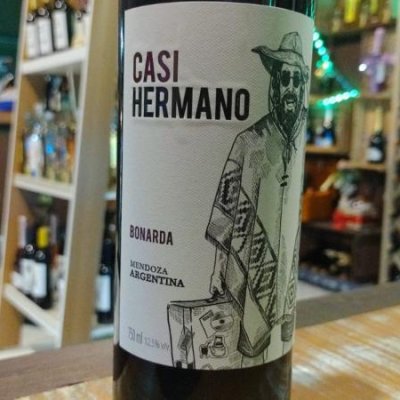 Taubaté: Vinho Casi Hermano(BONARDA)