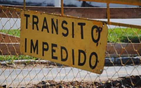Cratera no Santa Clara continua sem reparo
