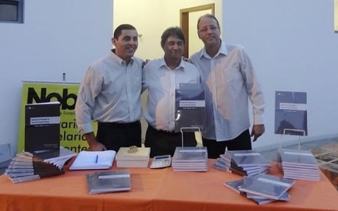 Professores lançam livro sobre a história da educação