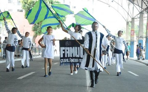 Fanfarra da Escola Municipal do bairro Gurilândia 