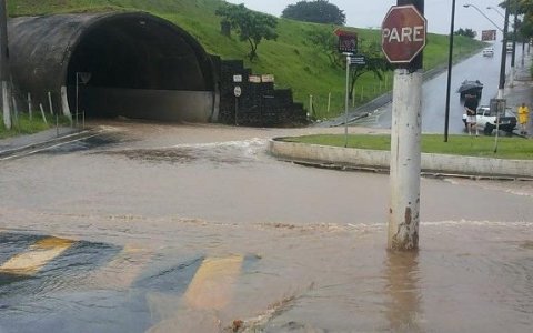 Temporal causa transtornos em Taubaté